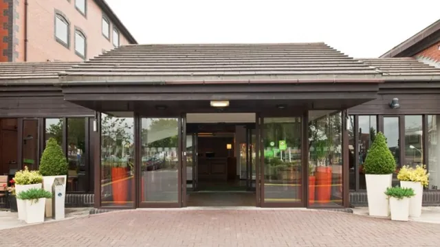 Holiday Inn Hull Marina photo 2