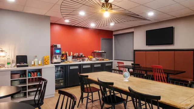 Super 8 by Wyndham Winnipeg East MB photo 8