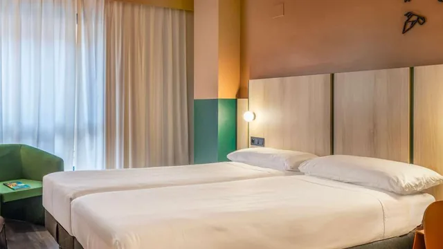 Ibis Styles Zaragoza Ramiro I photo 3