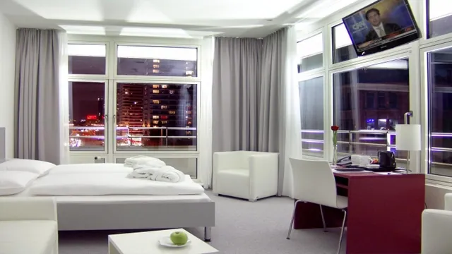 NH Hotel Berlin Mitte photo 3
