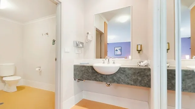 Quality Hotel Woden Canberra photo 6