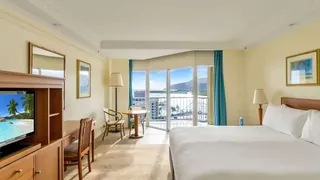 Pullman Cairns International