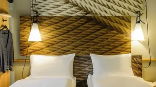 The Vibes Hotel, Trademark Collection by Wyndham