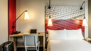 Bandara Suites Silom
