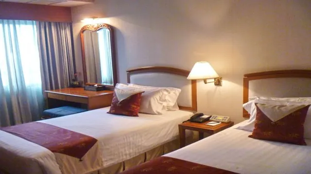 Travelodge by Wyndham Edmonton South photo 1