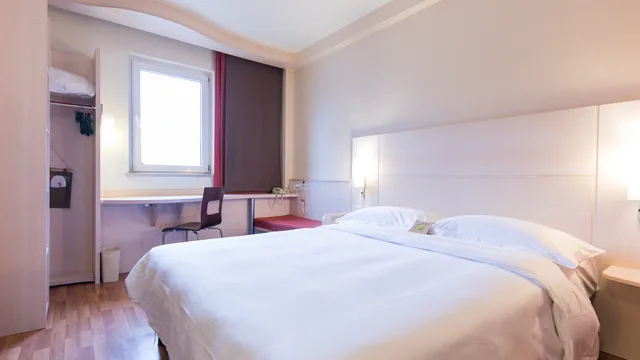 Travelodge by Wyndham Edson photo 1