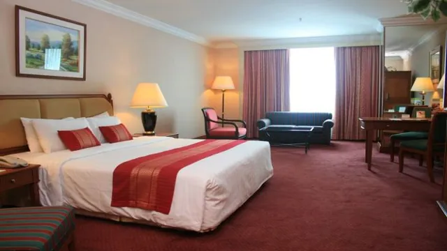 Golden Tulip Sovereign Hotel photo 2