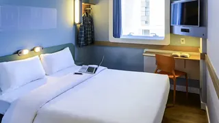 Pullman Paris La Defense Hotel