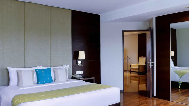 Grand Mercure Vadodara Surya Palace photo 5