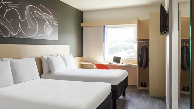 Ibis Queretaro photo 1