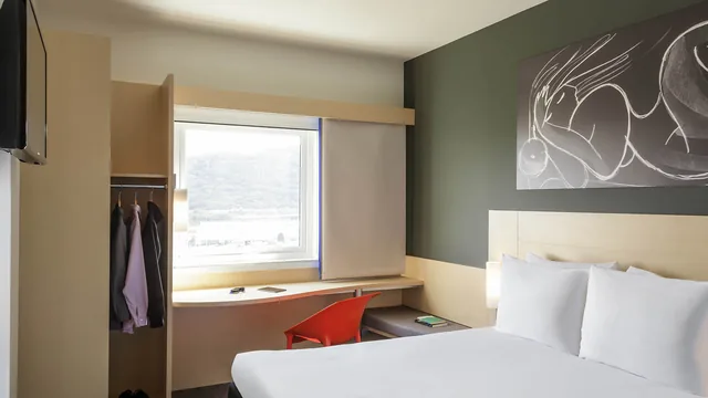 Ibis Queretaro photo 2
