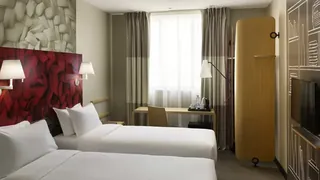 Travelodge by Wyndham San Francisco Airport North
