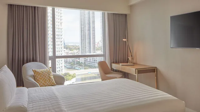 Novotel Suites Manila at Acqua photo 5