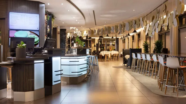 Novotel Paris Saint Denis Stade Basilique photo 3