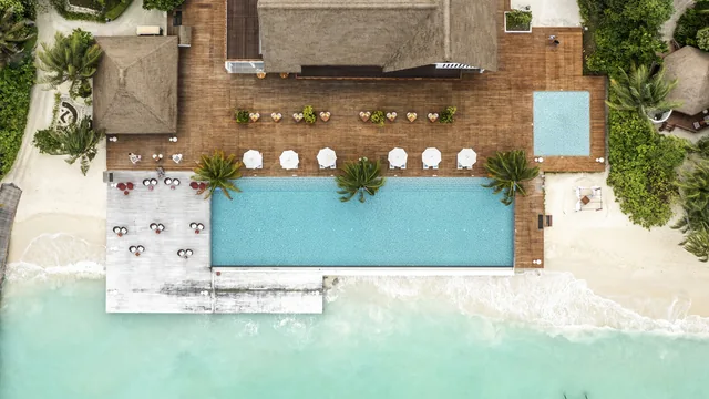 Mercure Maldives Kooddoo Resort photo 9