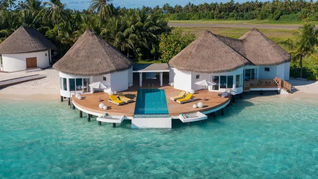 Mercure Maldives Kooddoo Resort photo 10