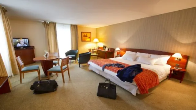 Best Western Hotel La Palmeraie Pau photo 3