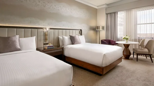 Fairmont Hotel Macdonald photo 2