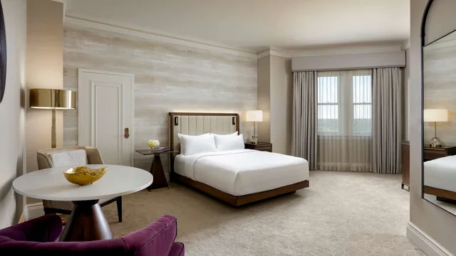 Fairmont Hotel Macdonald photo 5
