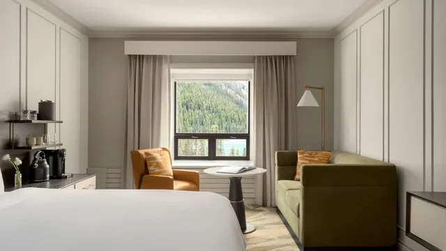 Fairmont Chateau Lake Louise photo 2