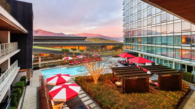 Fairmont Pacific Rim photo 8