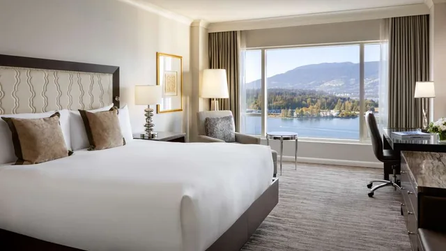 Fairmont Waterfront photo 10