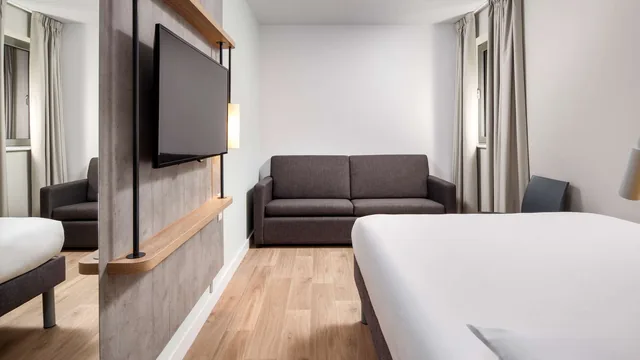 Ibis budget Swindon photo 3