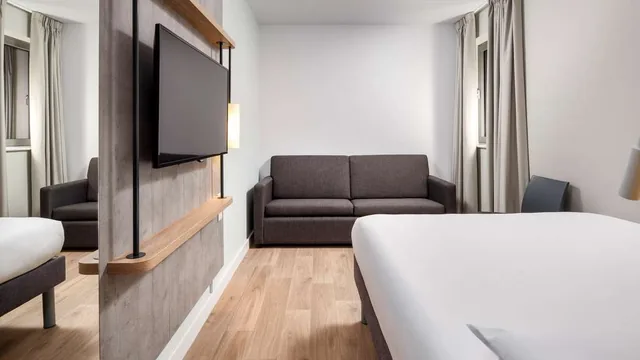 Ibis budget Swindon photo 7