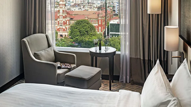 Pullman Yangon Centrepoint photo 3