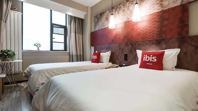 Ibis Luoyang Railway Station Hotel photo 3
