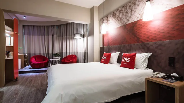 Ibis Luoyang Railway Station Hotel photo 4