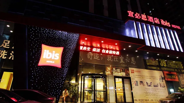 Ibis Luoyang Railway Station Hotel photo 9