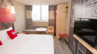 Ibis Luoyang Baolong Square Hotel