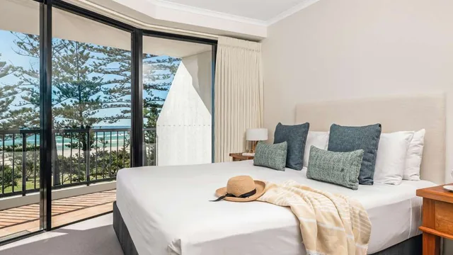 Mantra Coolangatta Beach photo 4