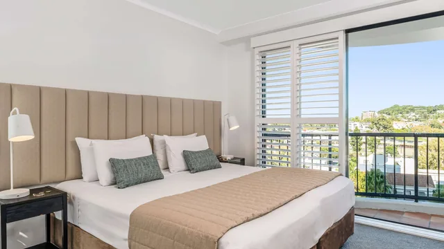 Mantra Coolangatta Beach photo 7