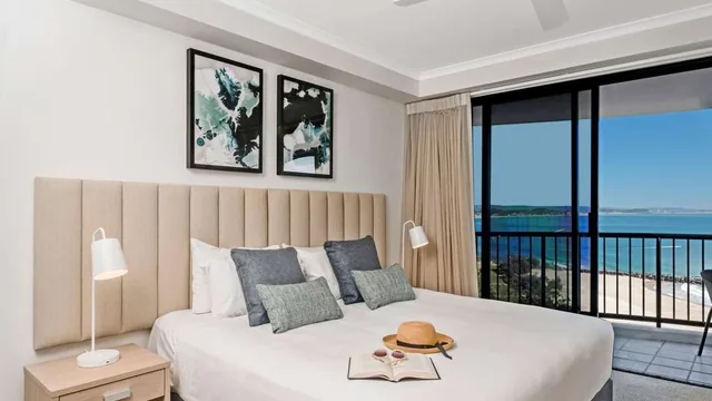 Mantra Coolangatta Beach photo 9