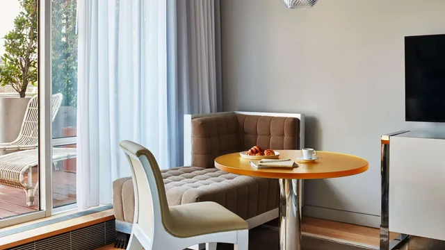 Sanderson London photo 2