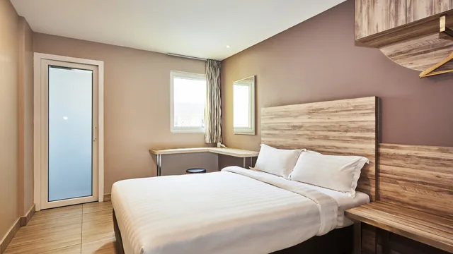Ibis budget Singapore Crystal photo 6