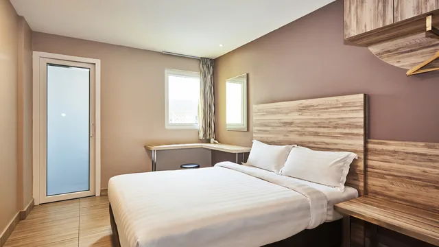 Ibis budget Singapore Crystal photo 7