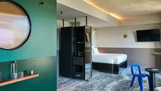 TRIBE Paris Clichy