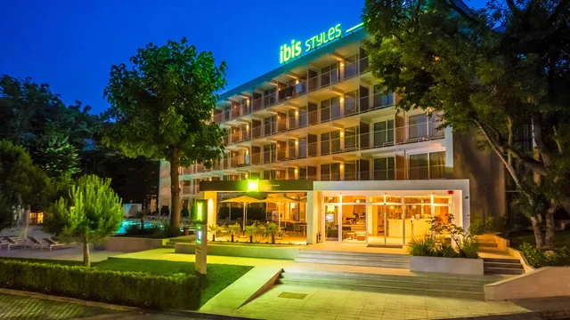 Ibis Styles Golden Sands Roomer Hotel photo 12