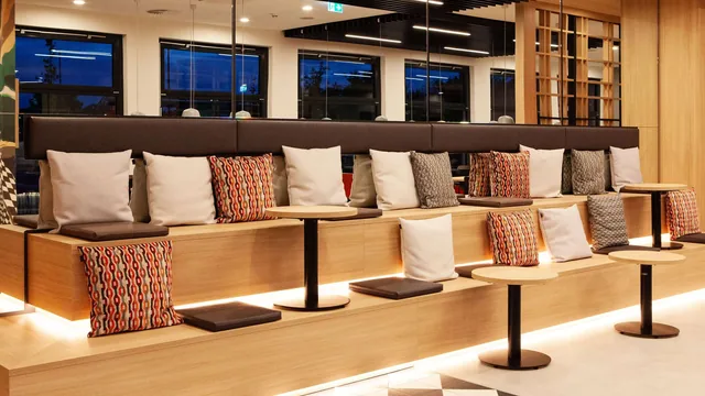 Ibis Berlin Airport (newly opened) photo 9