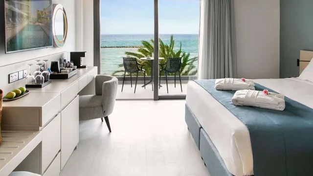 Mercure Larnaca Beach Resort photo 2