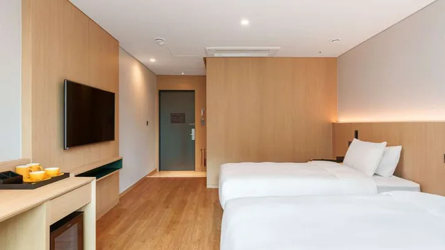 Ibis Styles Ambassador Jeonju City Centre photo 2