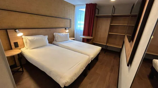 Ibis Paris Nord Porte de St-Ouen photo 6