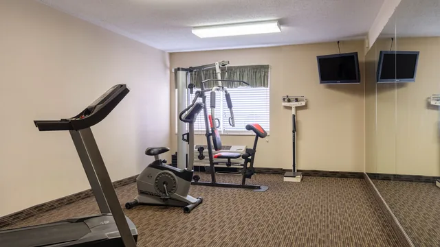 AmericInn by Wyndham Cedar Rapids North photo 2