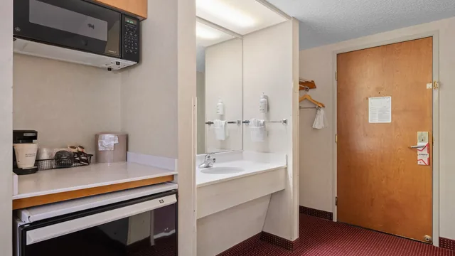 AmericInn by Wyndham Denver Airport photo 7