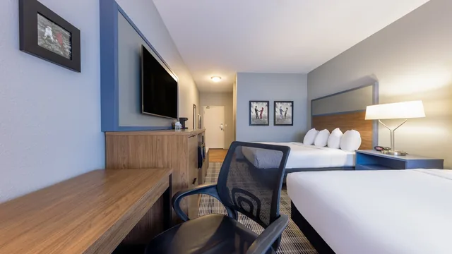 AmericInn by Wyndham Duluth photo 6
