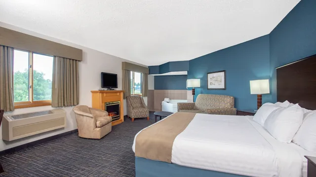 AmericInn by Wyndham Hayward photo 8
