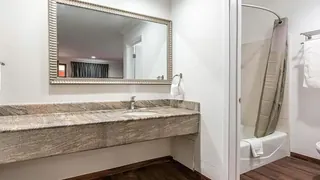 Baymont by Wyndham Bakersfield